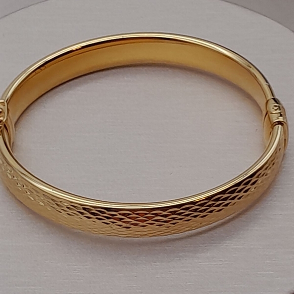 18k YELLOW GOLD OVER BRONZE DIAMOND CUT BANGLE BRACELET SIZE 8 - Picture 6 of 9